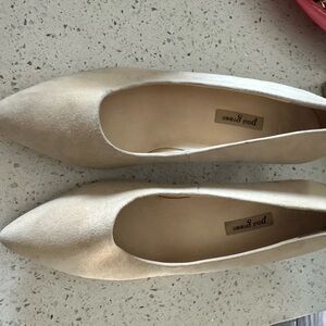 Paul Green Women's Beige Flats